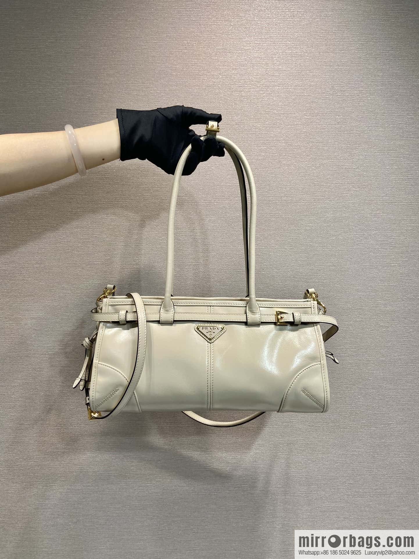 PRADA 🎉 LusSo lf oil wax skin 🎉 1BA426 lime