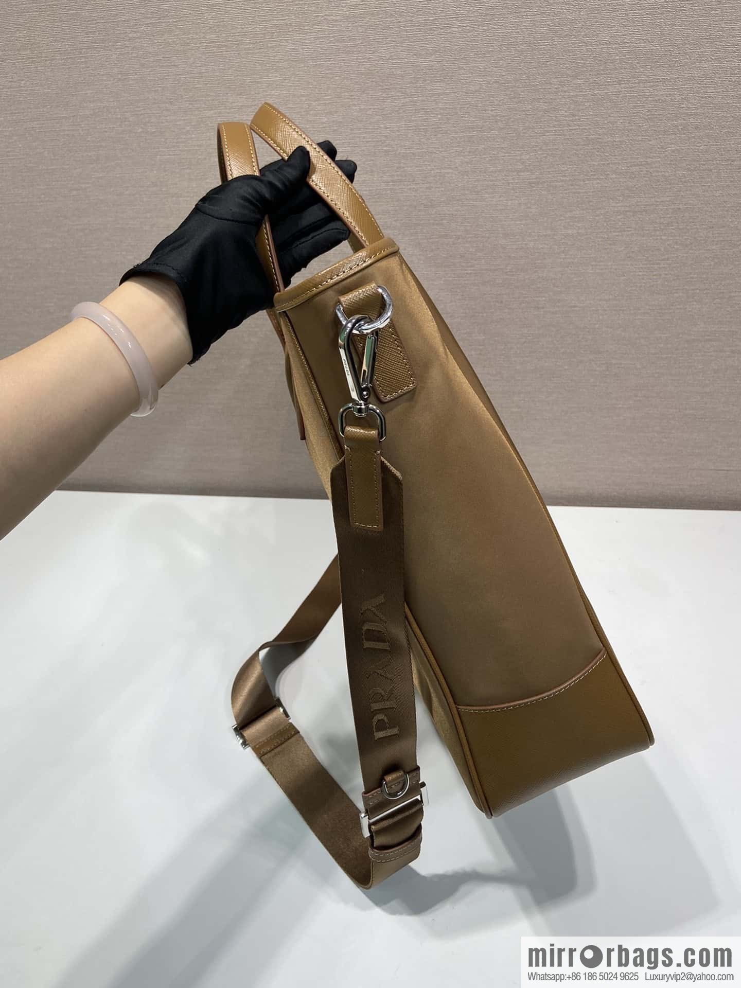 PRADA 🎉 exclusive debut 🎉 2VG064 new color