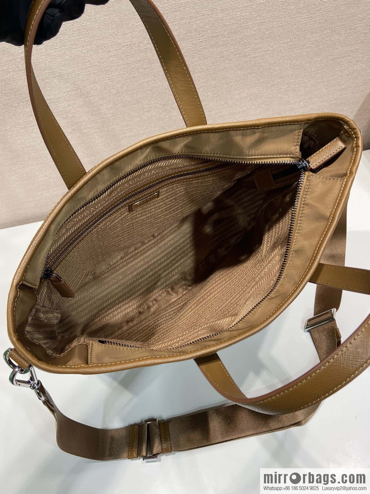 PRADA 🎉 exclusive debut 🎉 2VG064 new color