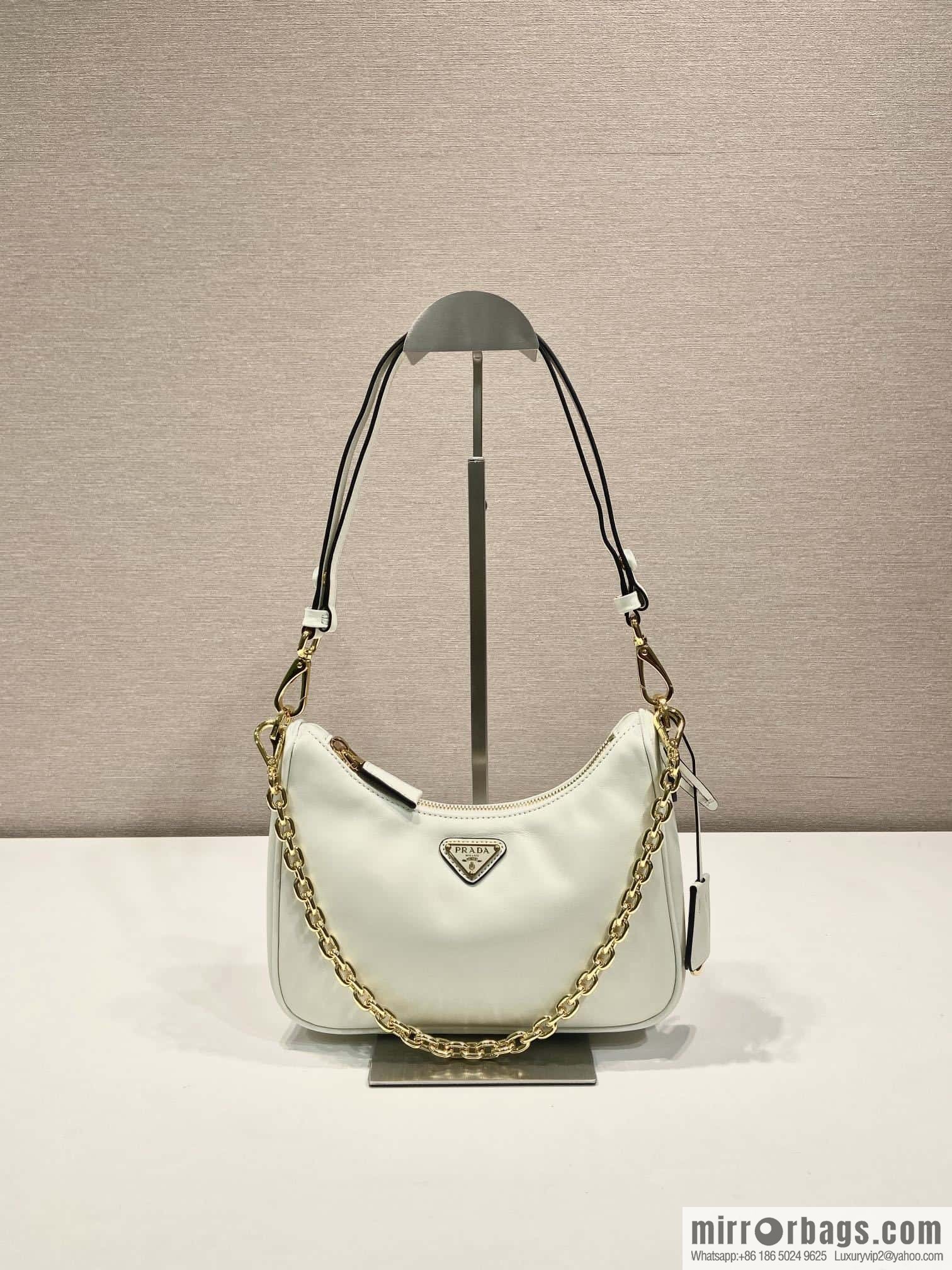 PRADA 🎉 New Hoho 🎉 1 BC 204B Hand Carry/Underarm Bag/Crossbody Bag