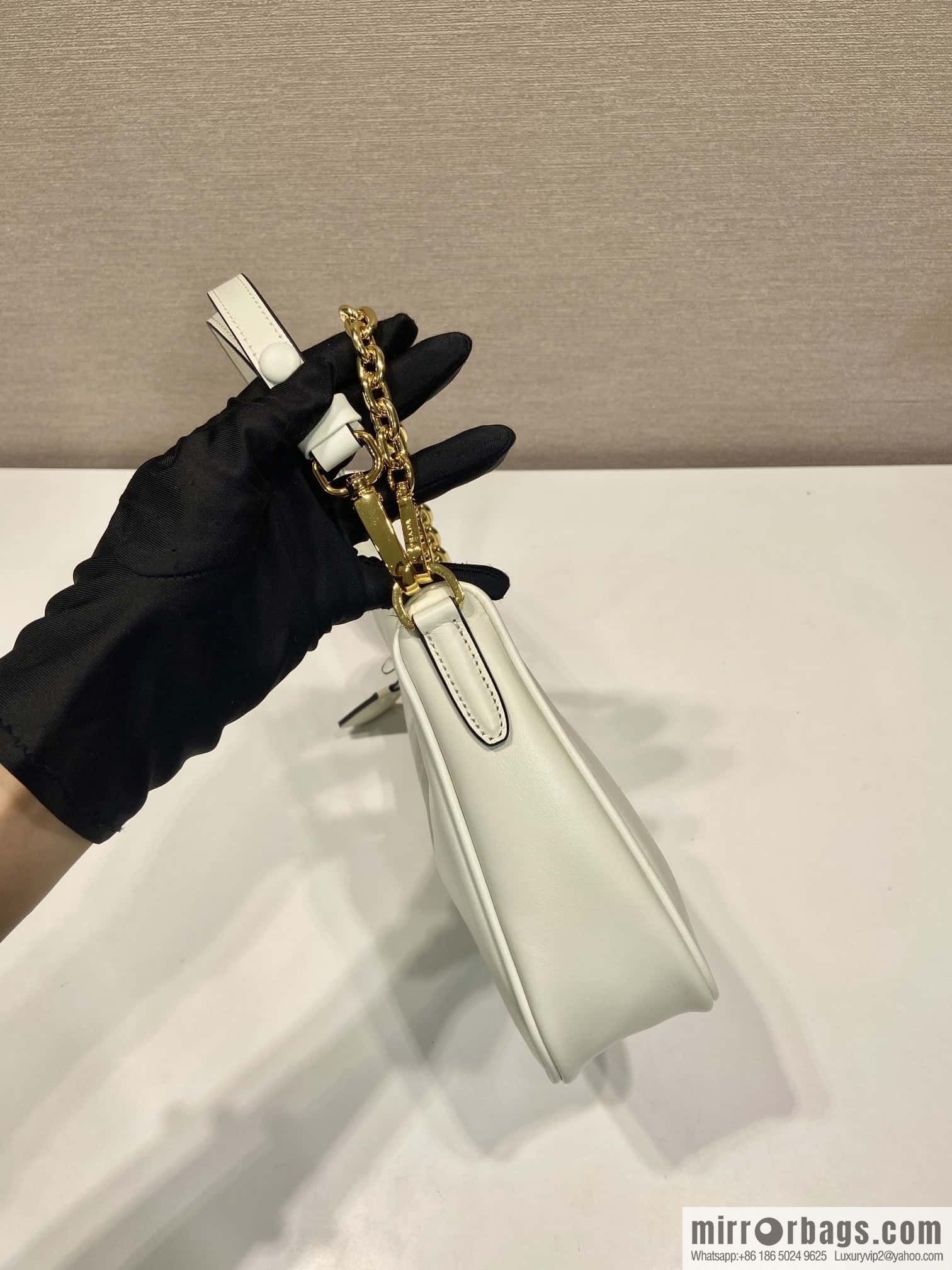 PRADA 🎉 New Hoho 🎉 1 BC 204B Hand Carry/Underarm Bag/Crossbody Bag