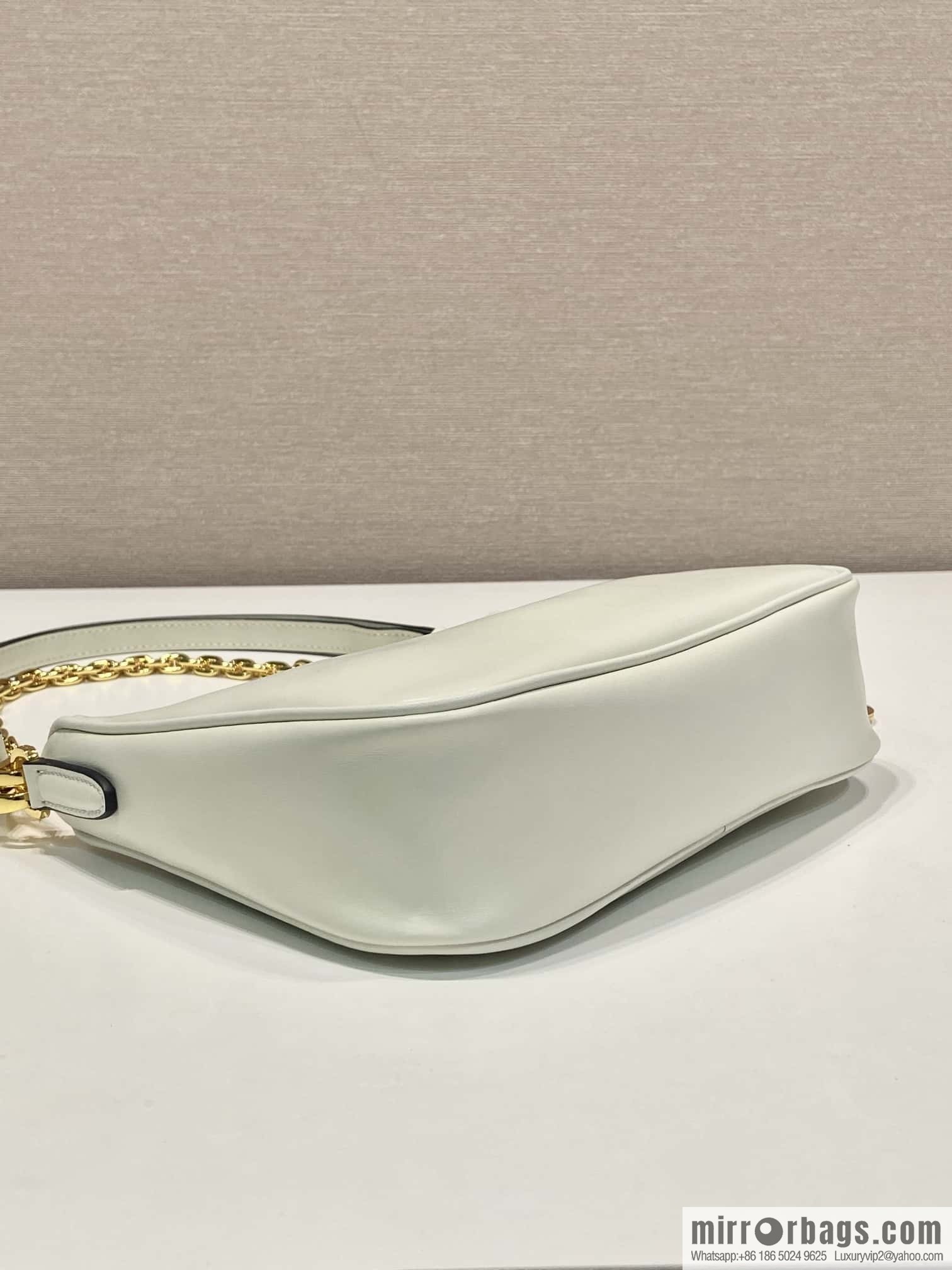 PRADA 🎉 New Hoho 🎉 1 BC 204B Hand Carry/Underarm Bag/Crossbody Bag