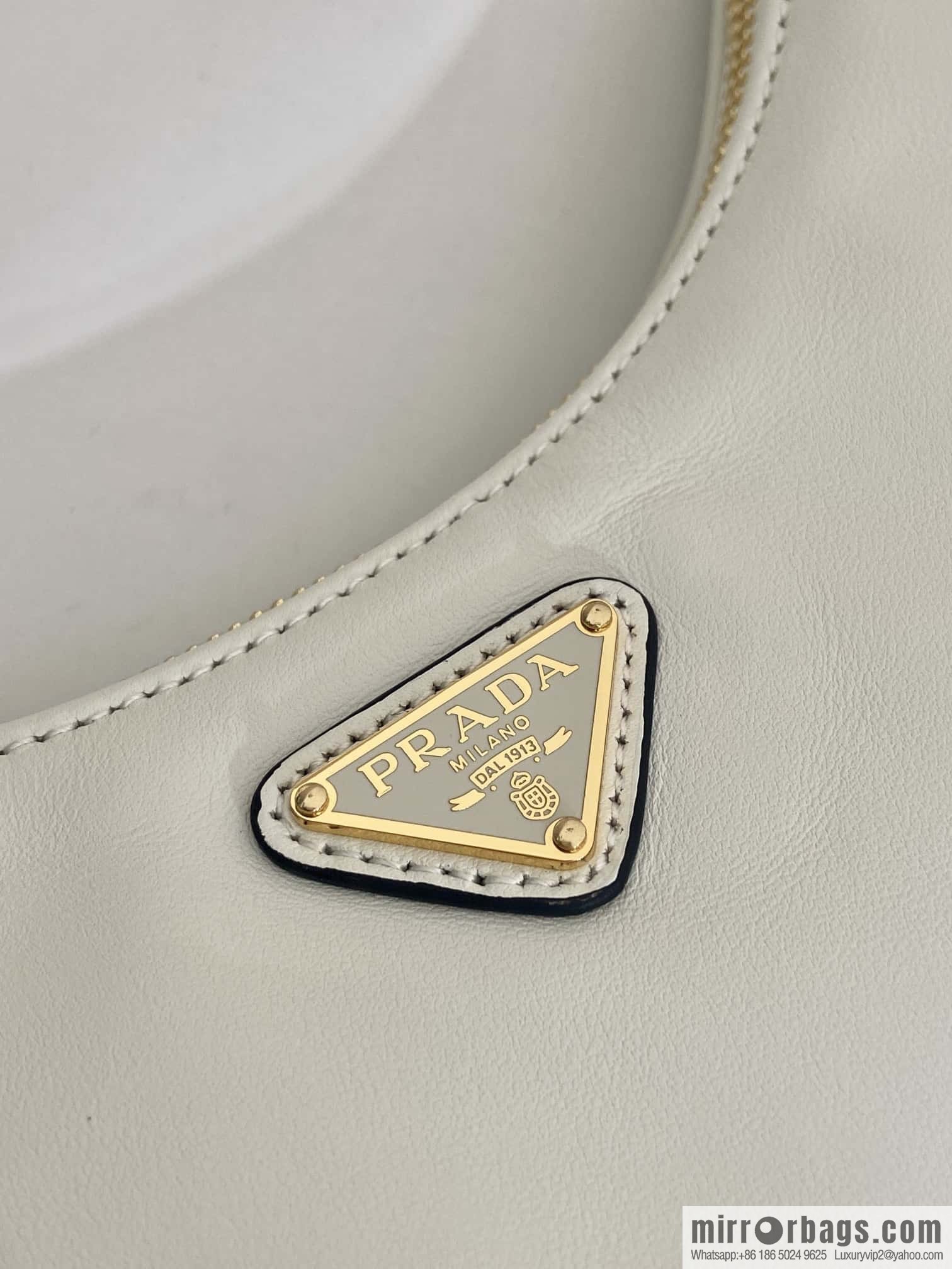 PRADA 🎉 New Hoho 🎉 1 BC 204B Hand Carry/Underarm Bag/Crossbody Bag
