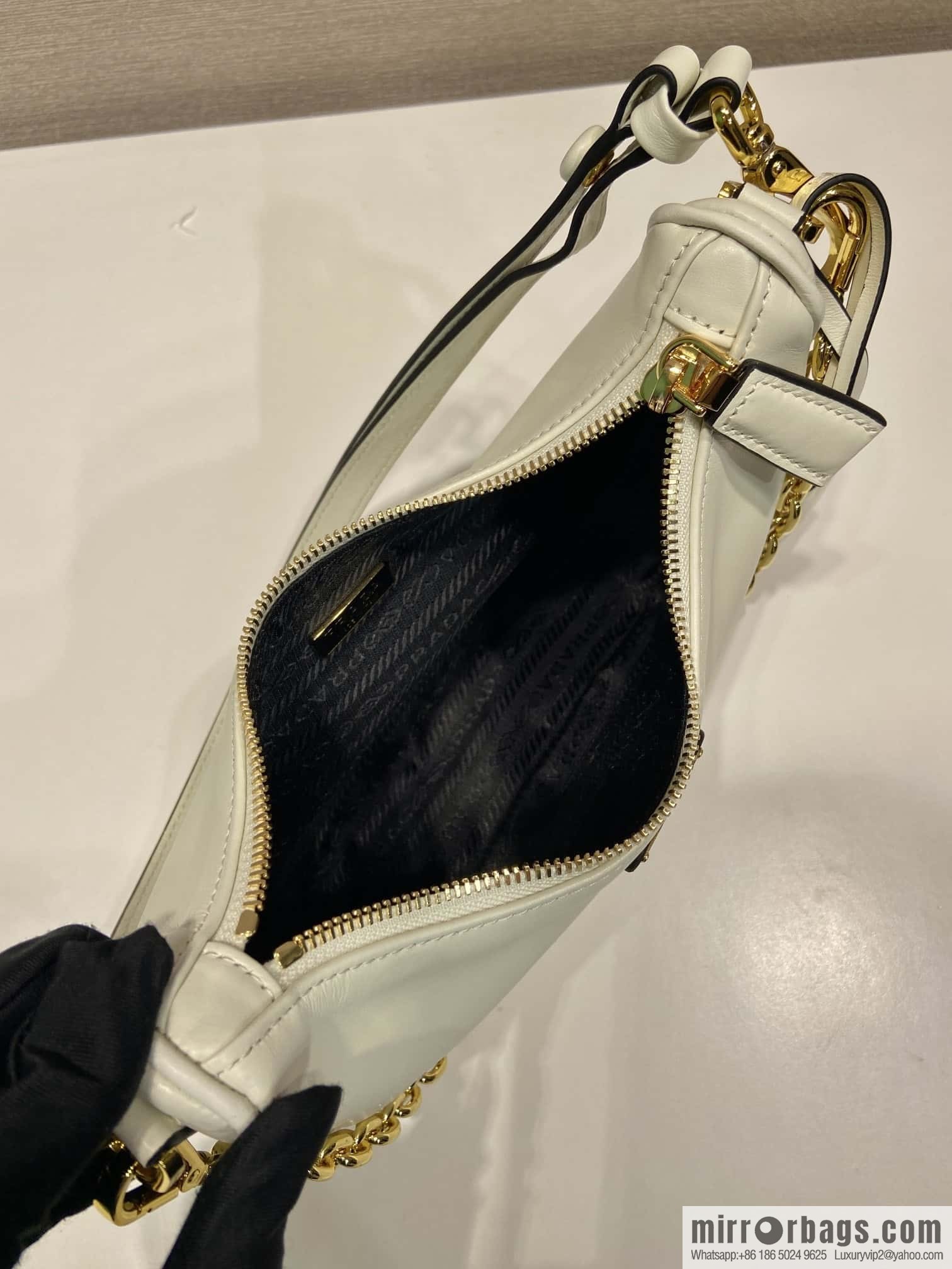PRADA 🎉 New Hoho 🎉 1 BC 204B Hand Carry/Underarm Bag/Crossbody Bag