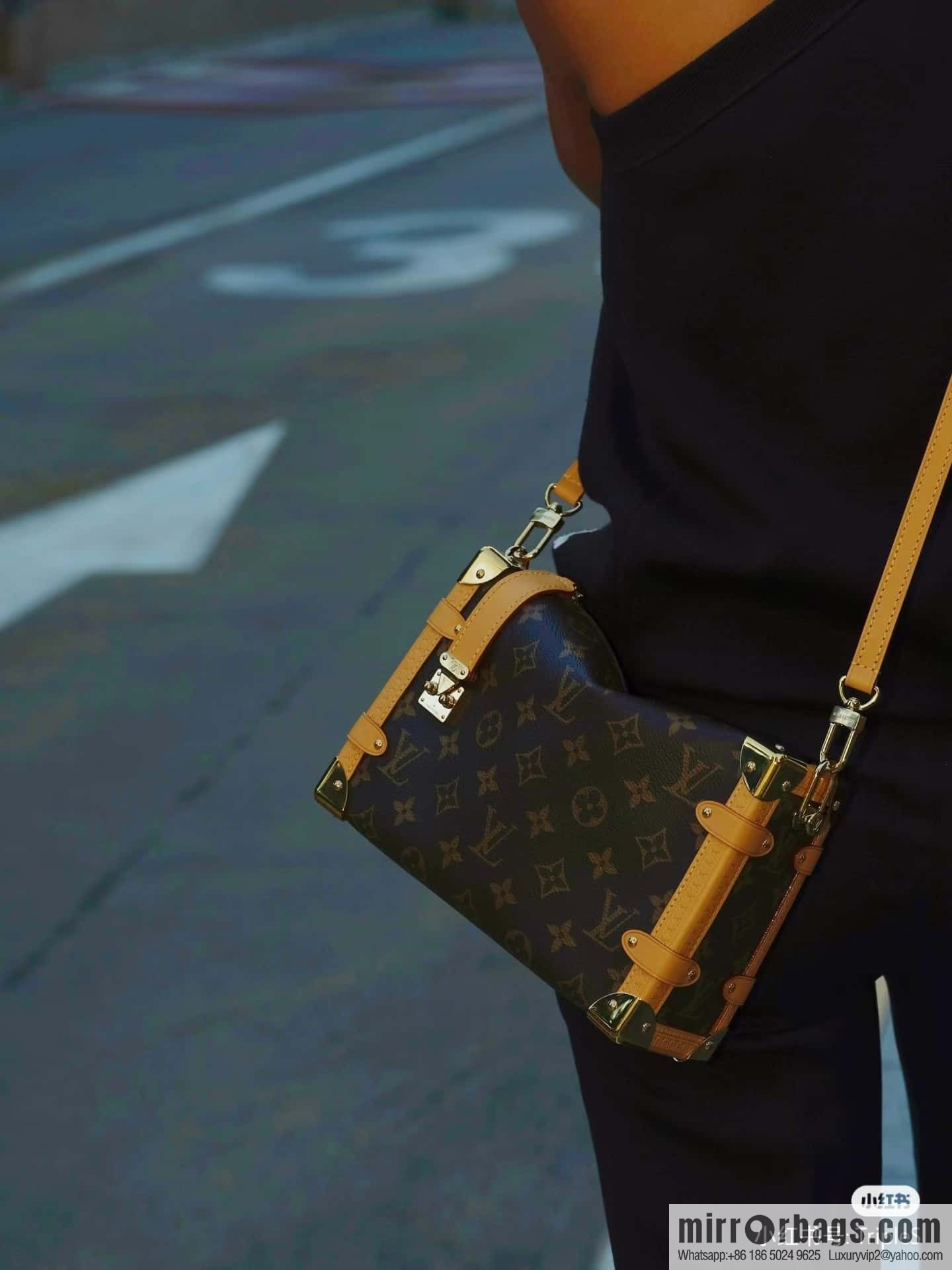 LV 𝑺𝑰𝑫𝑬 𝑻𝑹𝑼𝑵𝑲 Chip Diamond Jump Code Medium Series #M