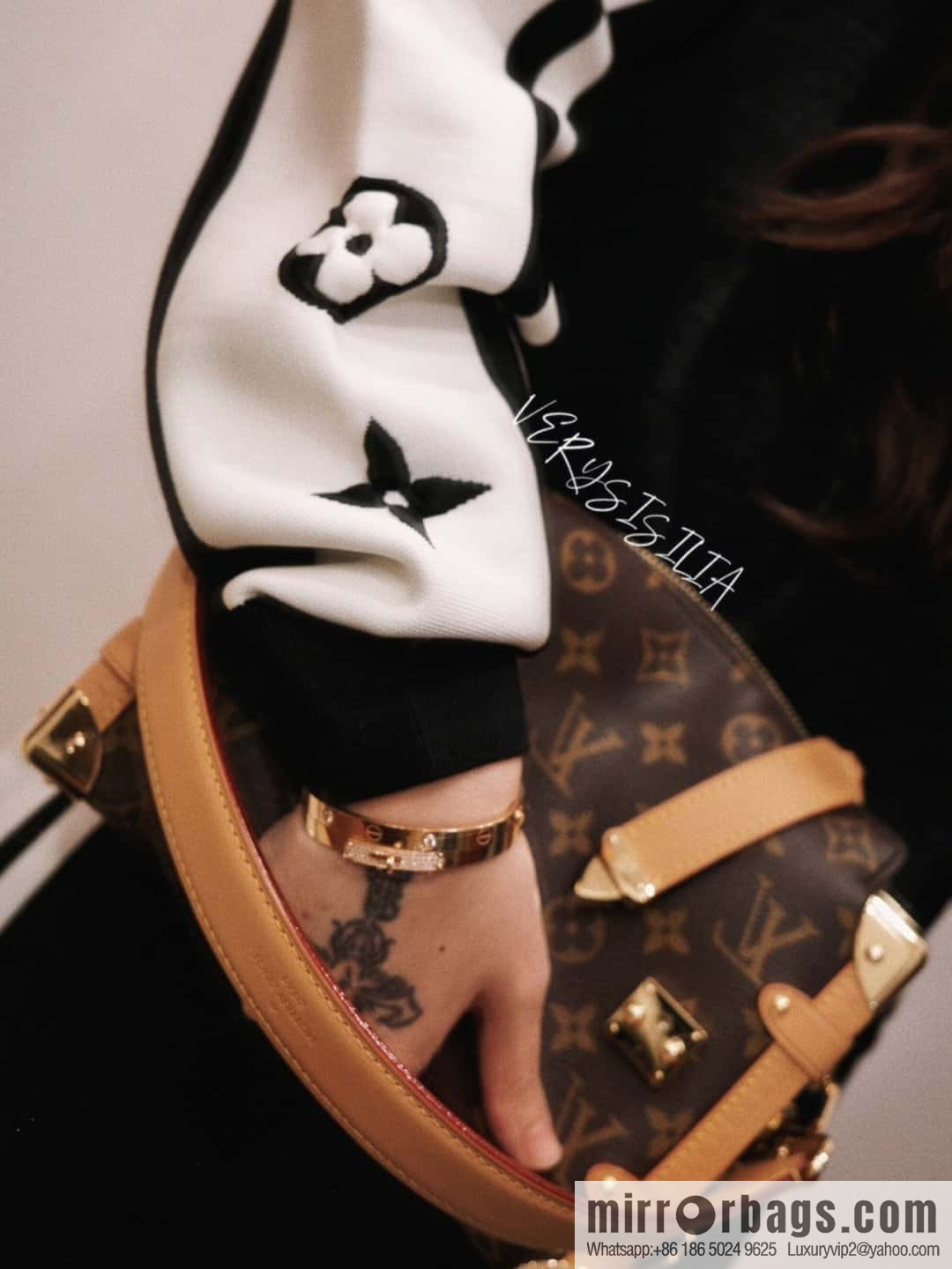 LV 𝑺𝑰𝑫𝑬 𝑻𝑹𝑼𝑵𝑲 Chip Diamond Jump Code Medium Series #M
