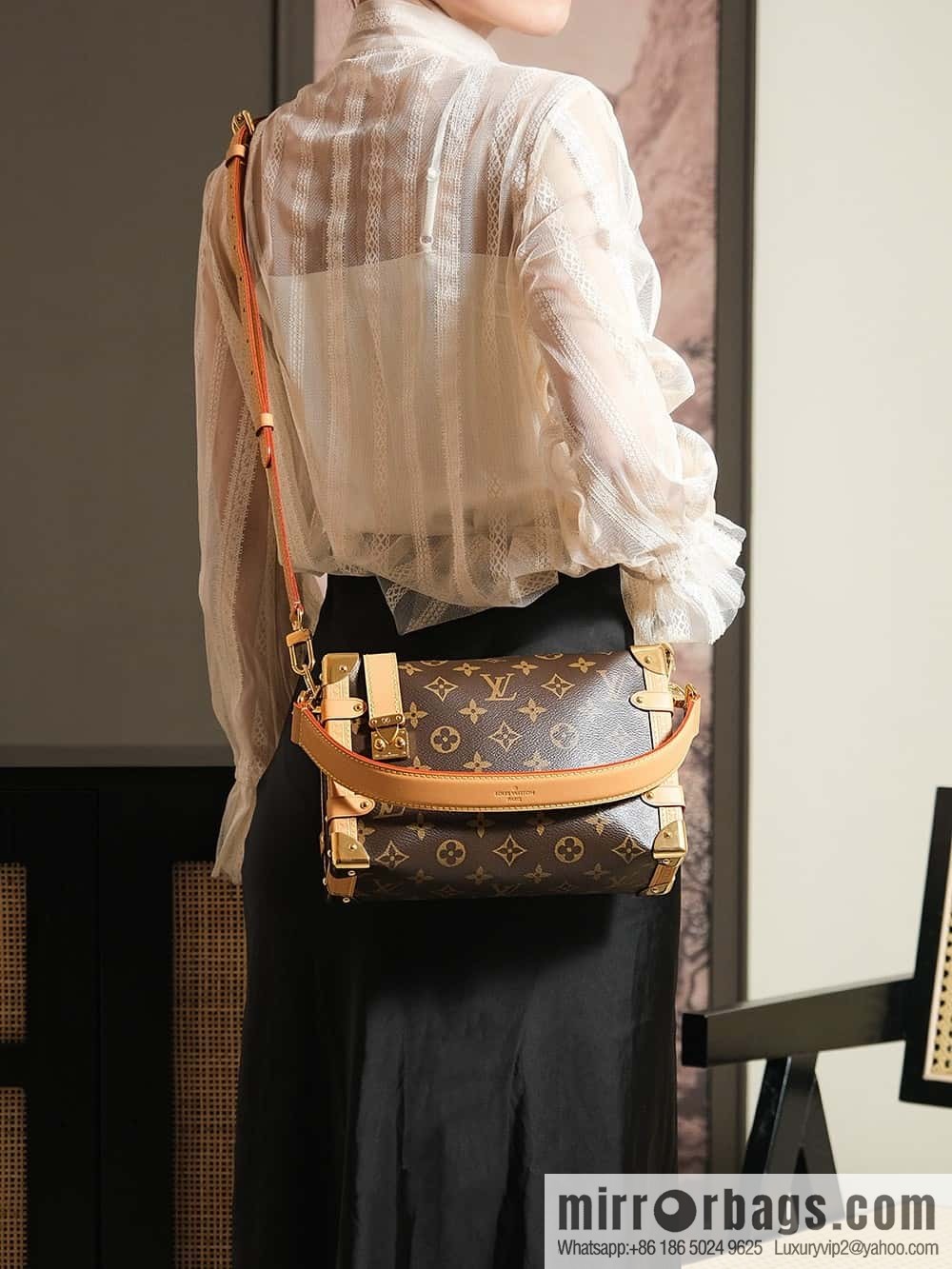 LV 𝑺𝑰𝑫𝑬 𝑻𝑹𝑼𝑵𝑲 Chip Diamond Jump Code Medium Series #M