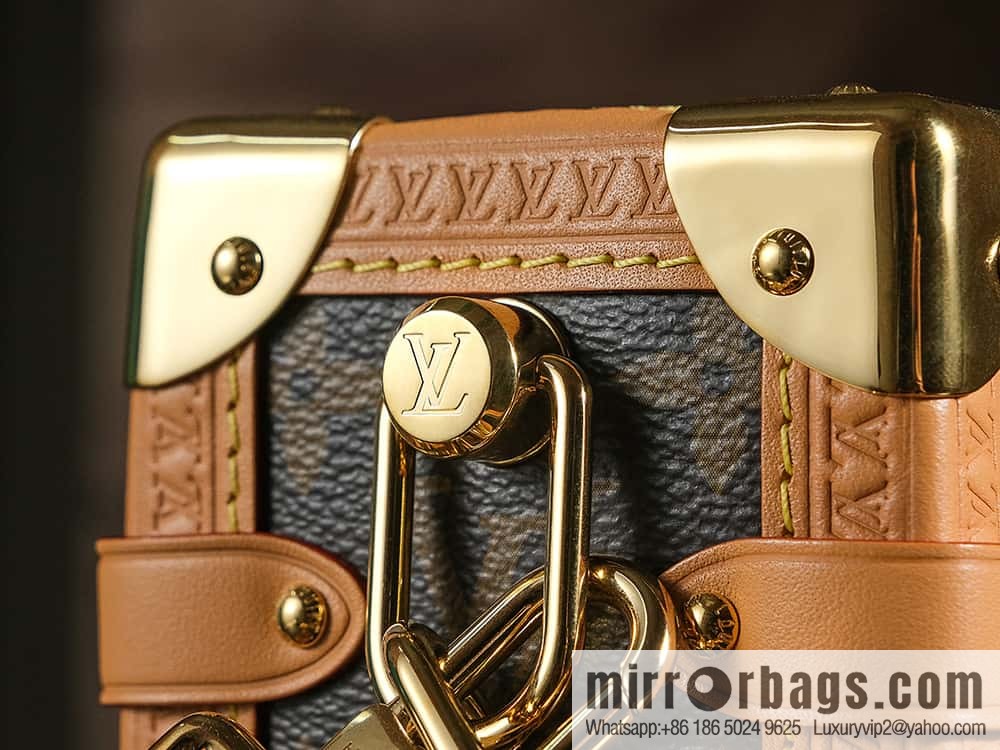 LV 𝑺𝑰𝑫𝑬 𝑻𝑹𝑼𝑵𝑲 Chip Diamond Jump Code Medium Series #M