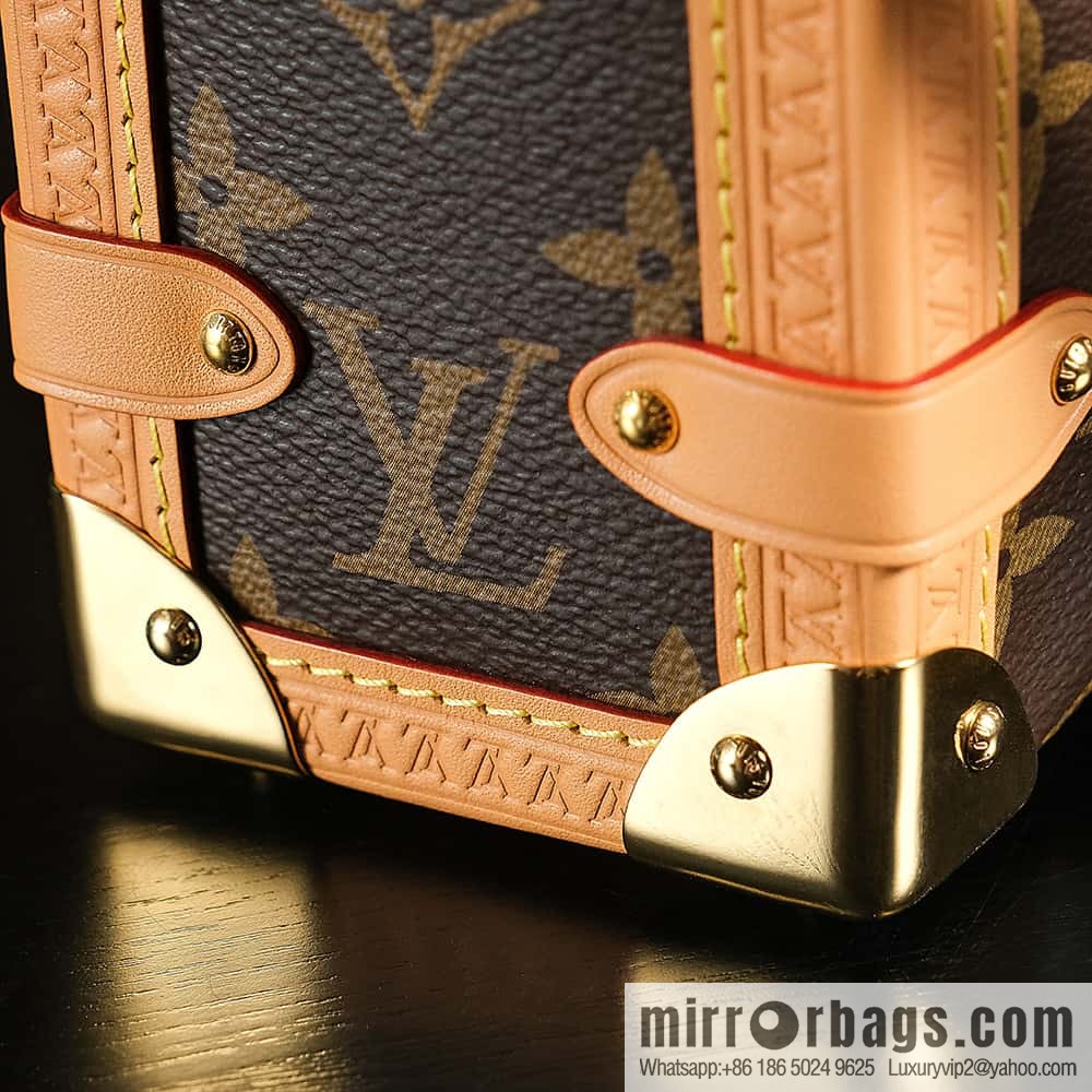 LV 𝑺𝑰𝑫𝑬 𝑻𝑹𝑼𝑵𝑲 Chip Diamond Jump Code Medium Series #M