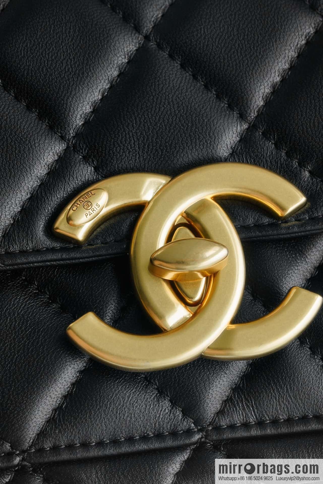 CHANEL Double 𝐂 𝒍𝒐𝒈𝒐 cover bag, black gold, genuine leather AS5026 B17620 94305