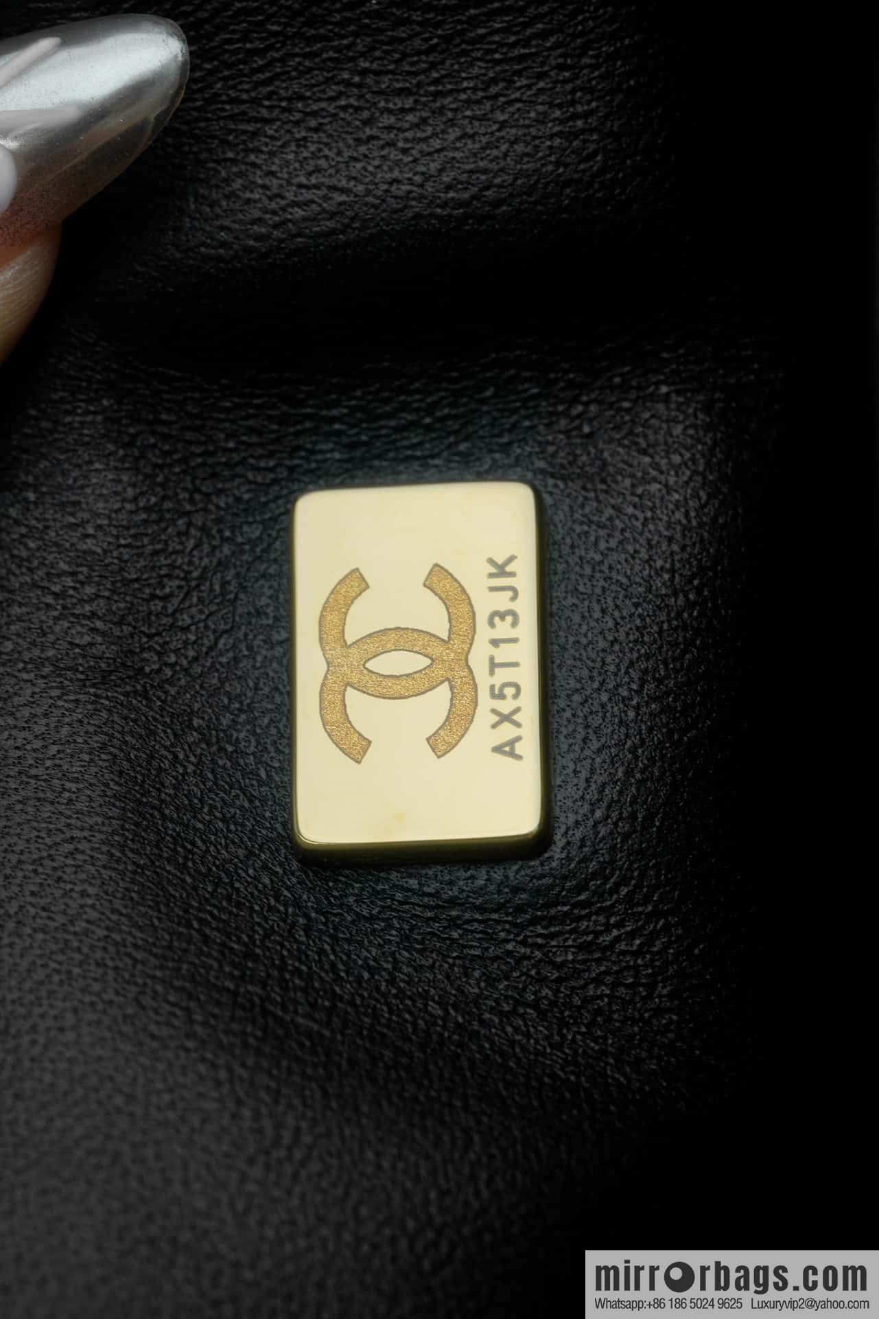 CHANEL Double 𝐂 𝒍𝒐𝒈𝒐 cover bag, black gold, genuine leather AS5026 B17620 94305