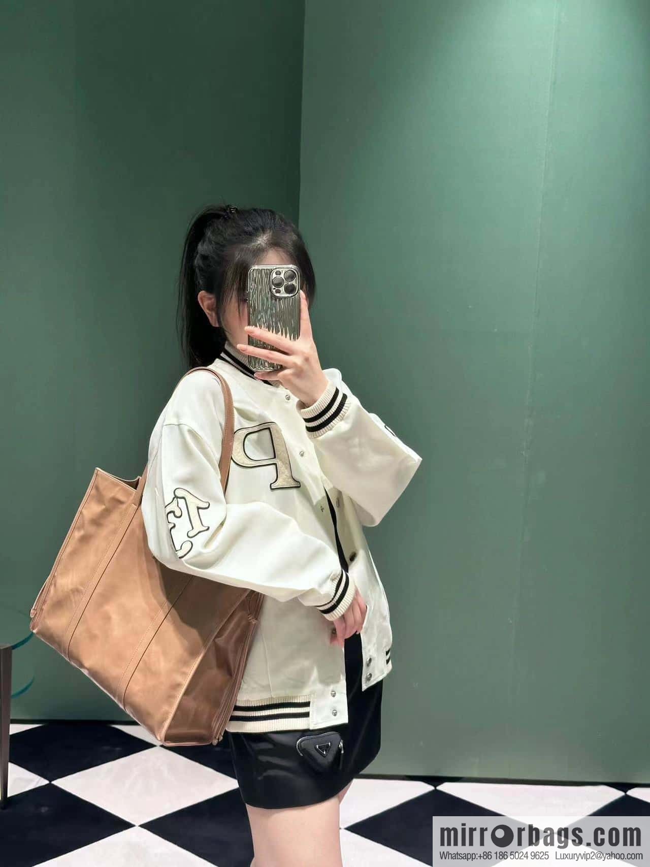 PRADA 🎉 oil wax tote bag 🎉 1BG460 caramel color
