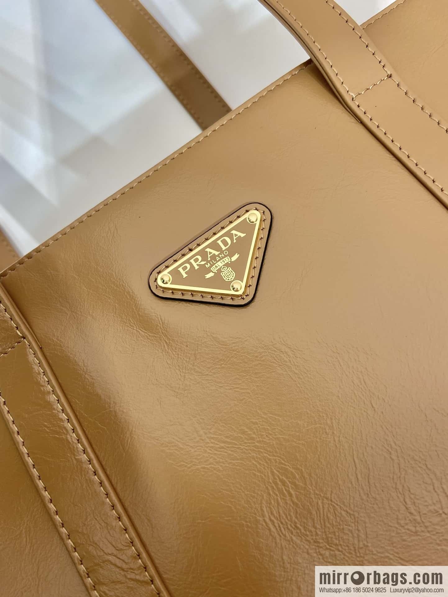 PRADA 🎉 oil wax tote bag 🎉 1BG460 caramel color