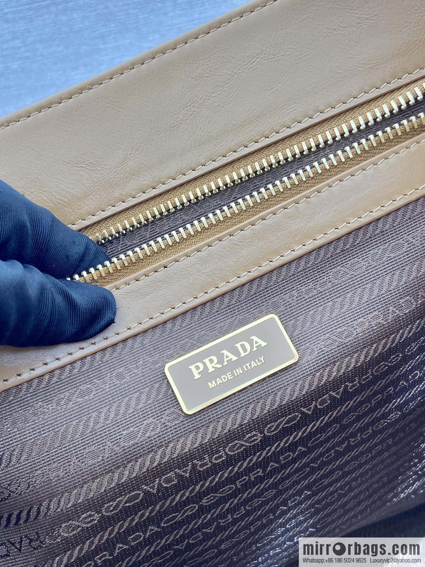 PRADA 🎉 oil wax tote bag 🎉 1BG460 caramel color