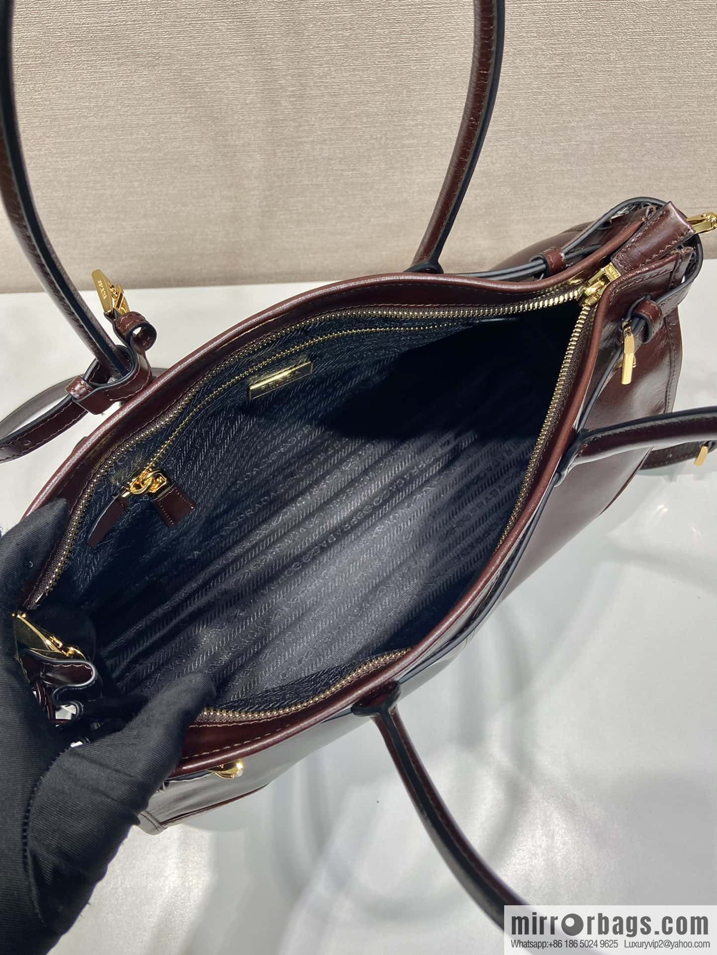 PRADA 🎉 LusSo lf oil wax leather 🎉 1BA433 large 🎉🎉 burgundy