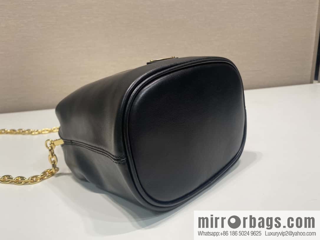 PRADA 🎉 new bucket bag 🎉 1BC227 lambskin 🎉🎉 black
