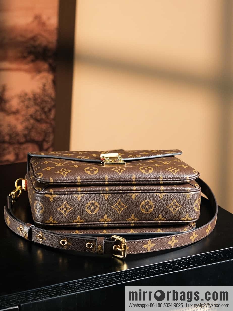LV 𝐏𝐎𝐂𝐇𝐄𝐓𝐓𝐄 𝐌𝐄𝐓𝐈𝐒 chip rhombus code messenger bag series M44875