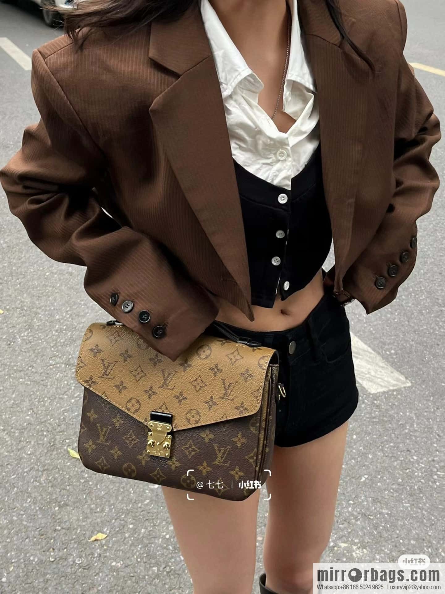 LV ππππππππ πππππ chip rhombus code messenger bag series M44876