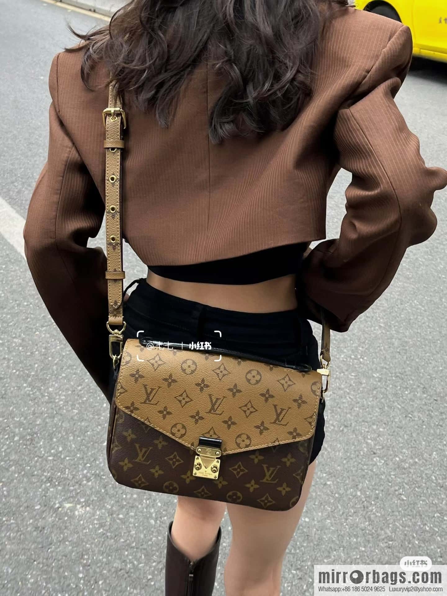 LV ππππππππ πππππ chip rhombus code messenger bag series M44876