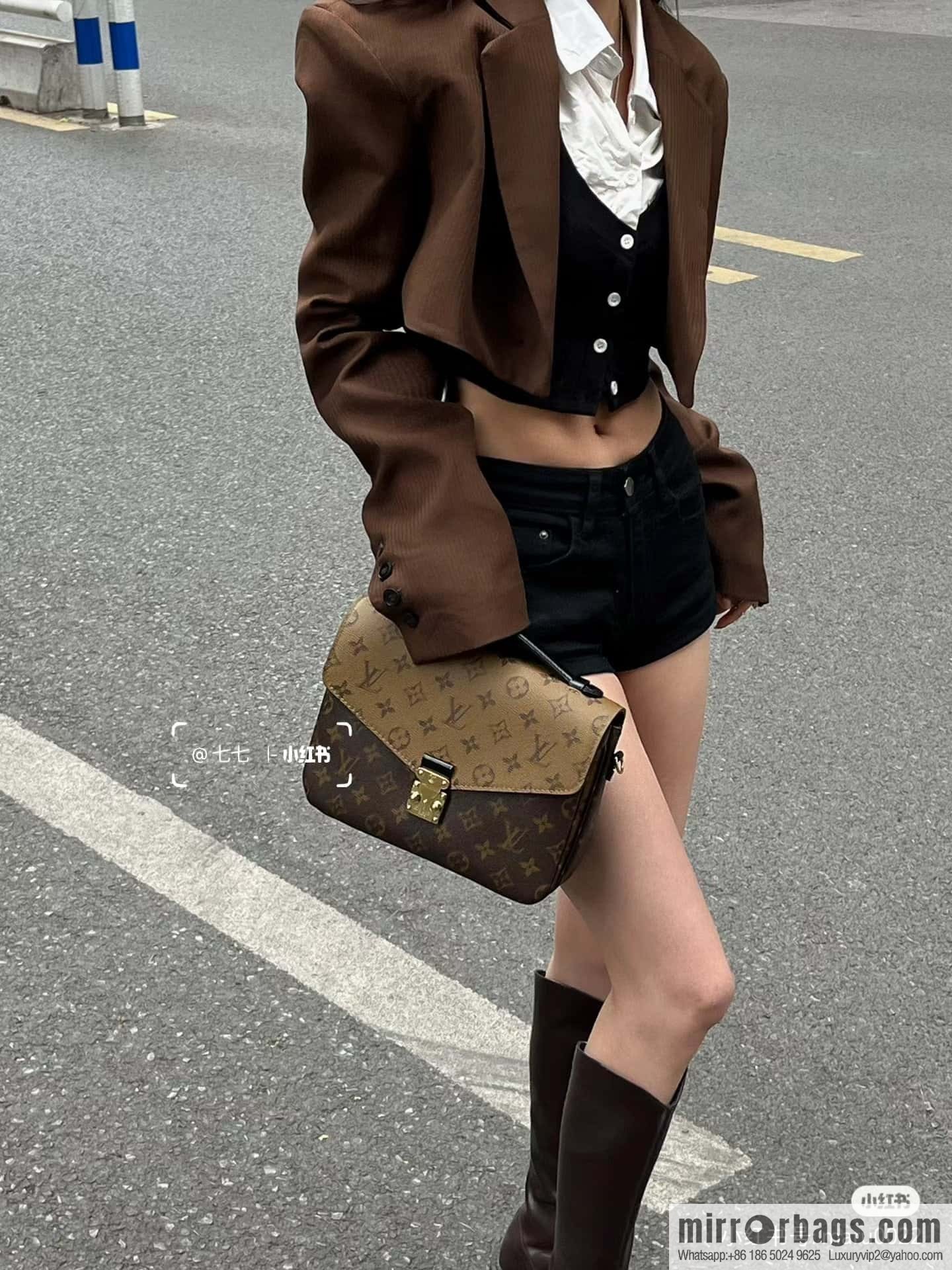 LV ππππππππ πππππ chip rhombus code messenger bag series M44876