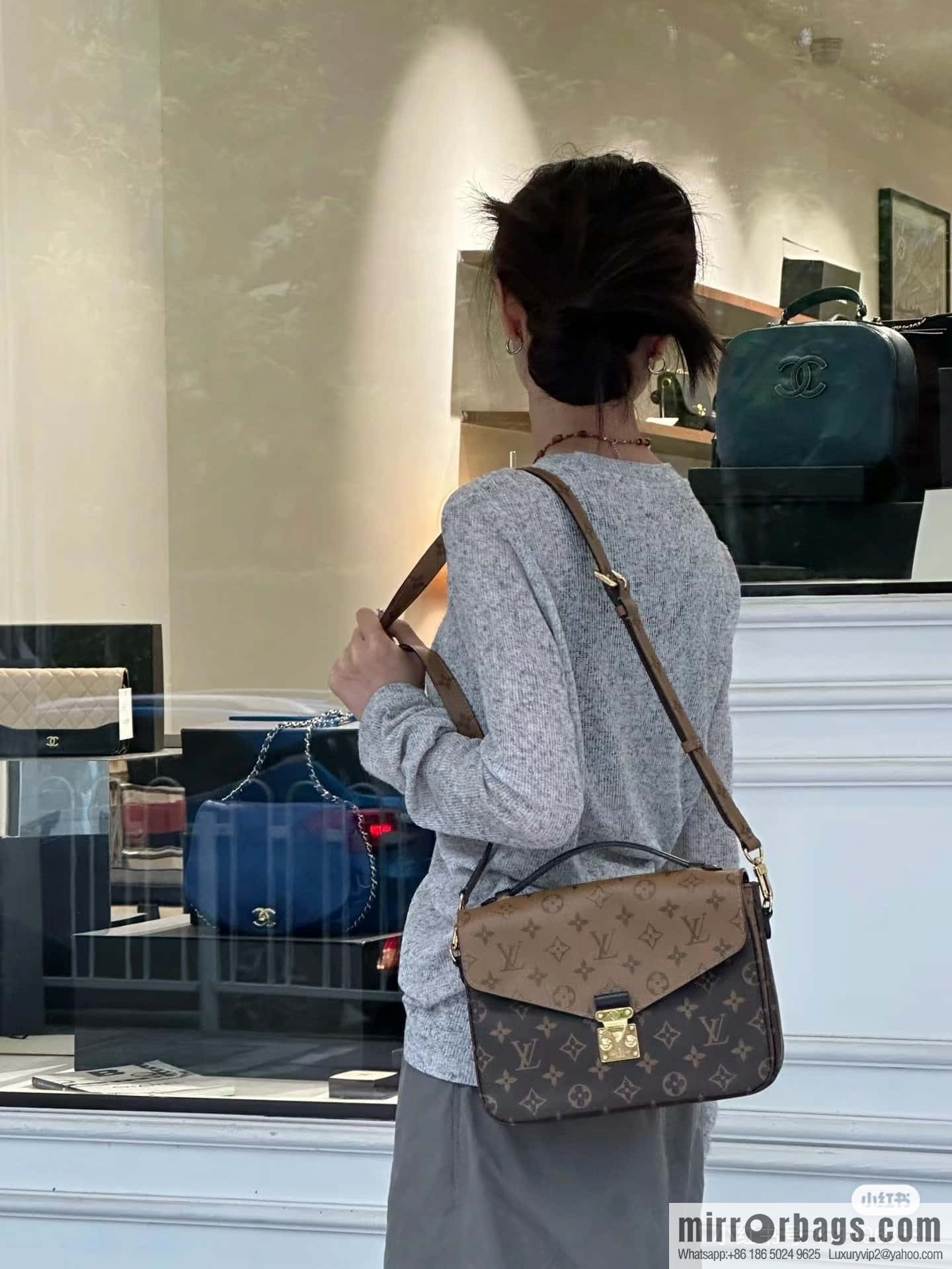 LV ππππππππ πππππ chip rhombus code messenger bag series M44876