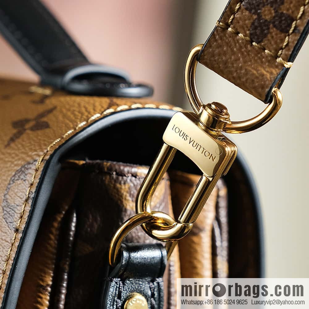 LV ππππππππ πππππ chip rhombus code messenger bag series M44876