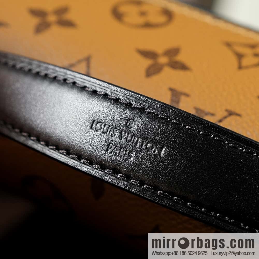 LV ππππππππ πππππ chip rhombus code messenger bag series M44876