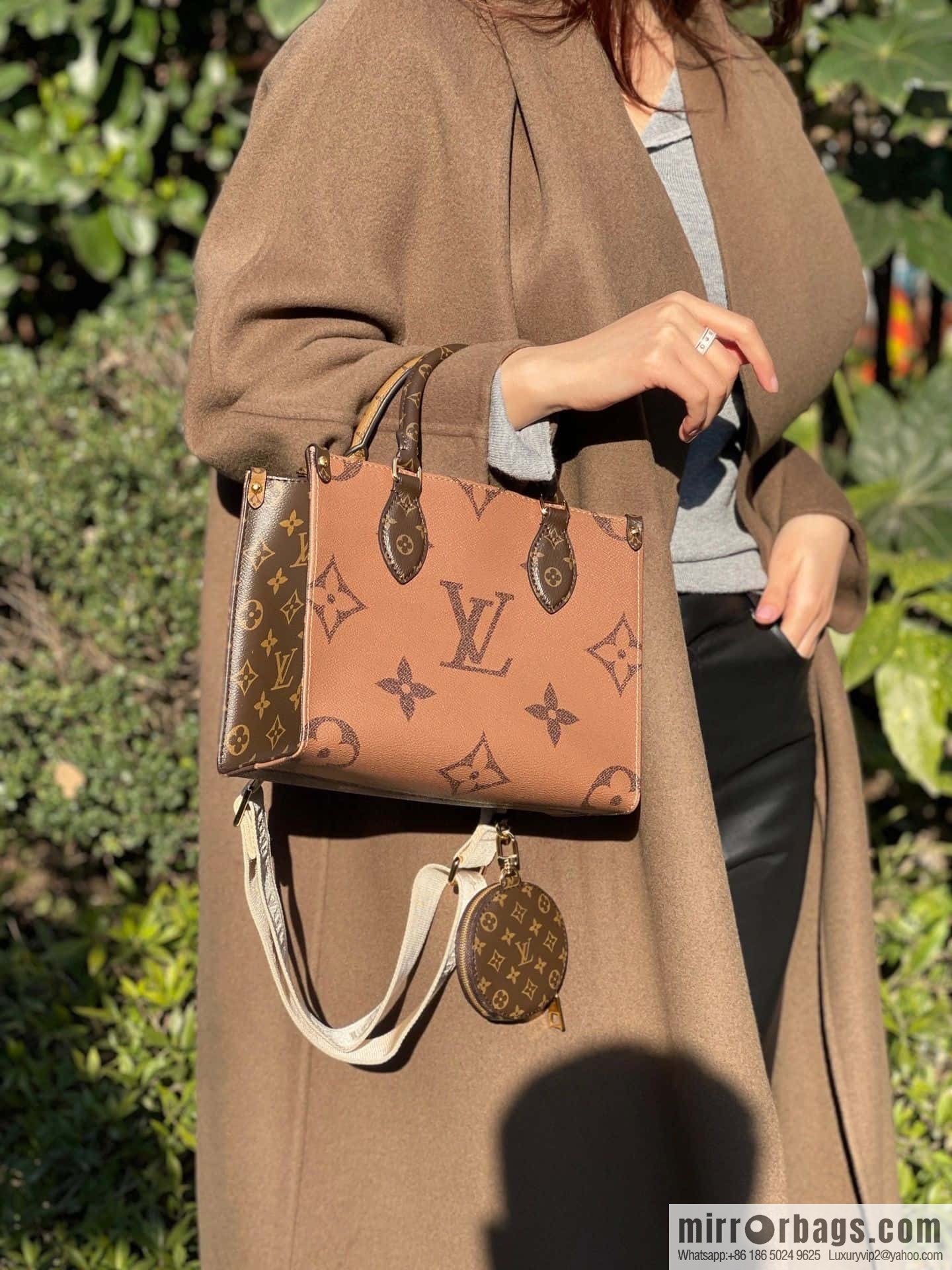 LV 𝐎𝐍𝐓𝐇𝐄𝐆𝐎 chip diamond beating code small series M46373