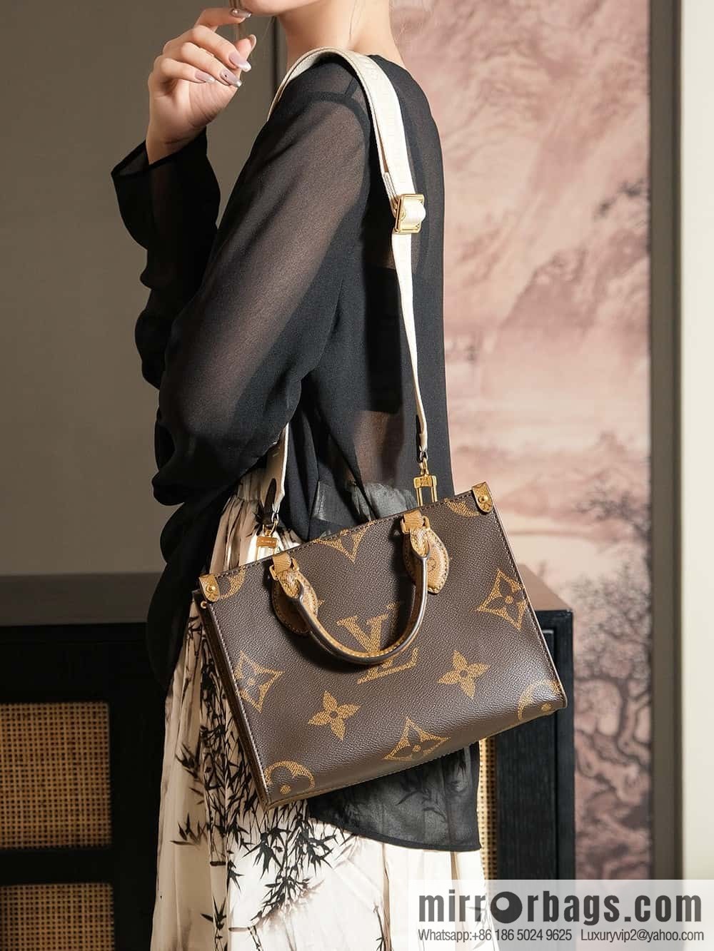 LV 𝐎𝐍𝐓𝐇𝐄𝐆𝐎 chip diamond beating code small series M46373