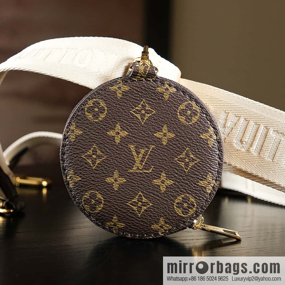 LV 𝐎𝐍𝐓𝐇𝐄𝐆𝐎 chip diamond beating code small series M46373
