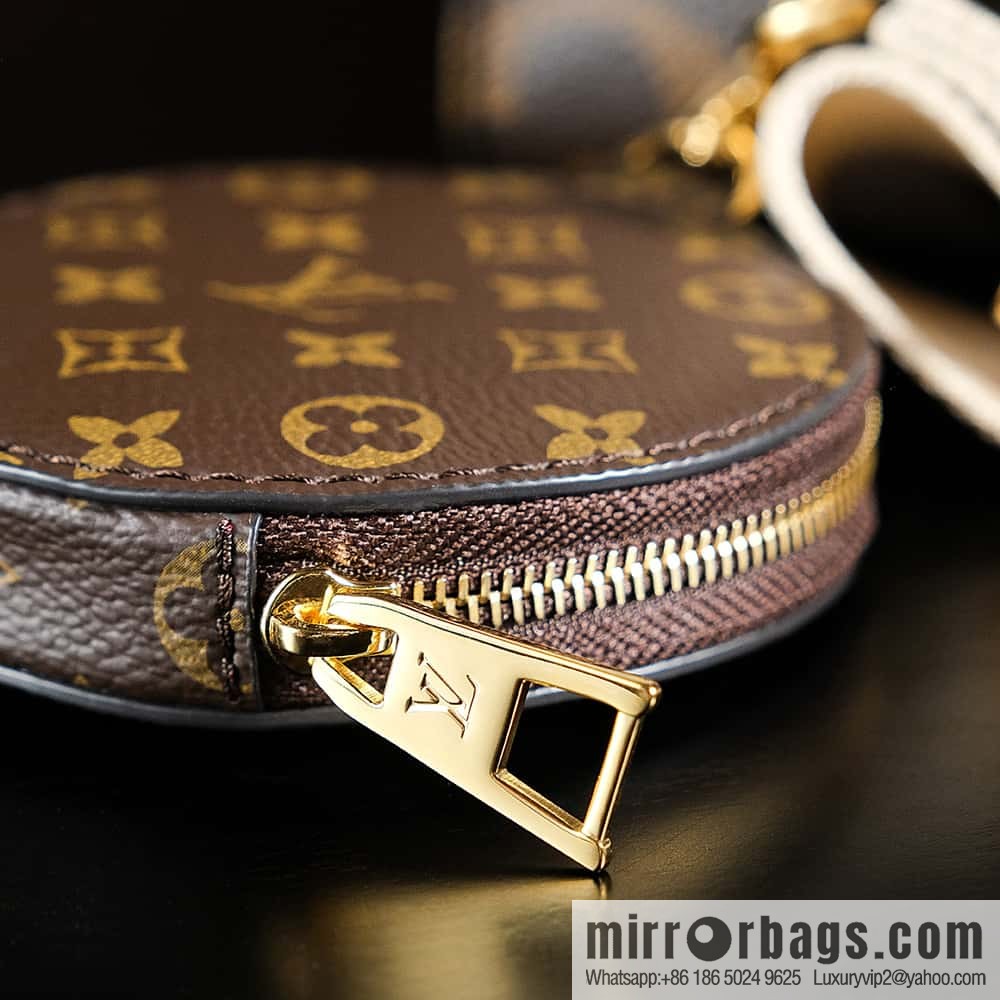 LV 𝐎𝐍𝐓𝐇𝐄𝐆𝐎 chip diamond beating code small series M46373