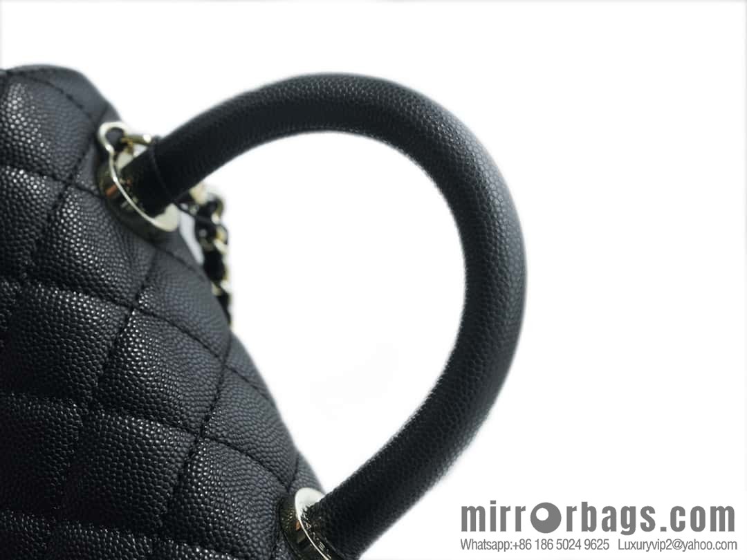 CHANEL spring and summer new product 𝗠𝗶𝗡𝗶 𝗖𝗼𝗖𝗼 𝗛𝗮𝗻𝗱𝗹𝗲 black gold AS2215