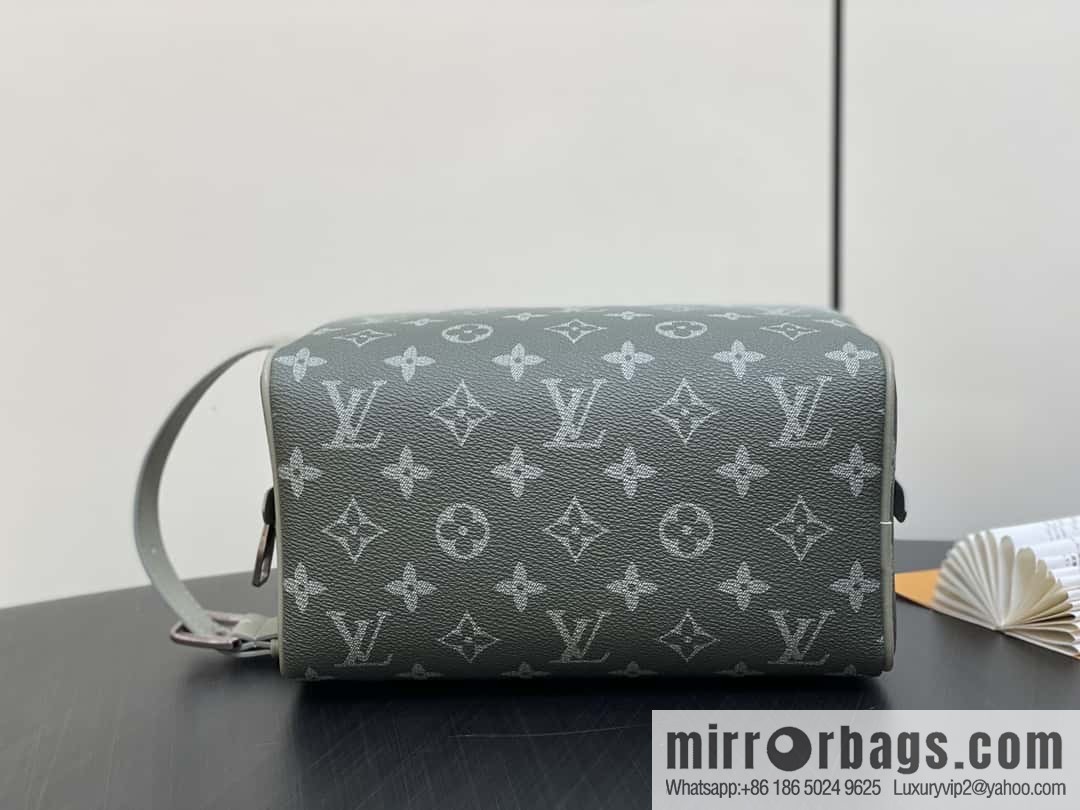 [Original single boutique] M11599 gray gradual change toilet bag cosmetic bag series Locker Dopp Kit toilet bag