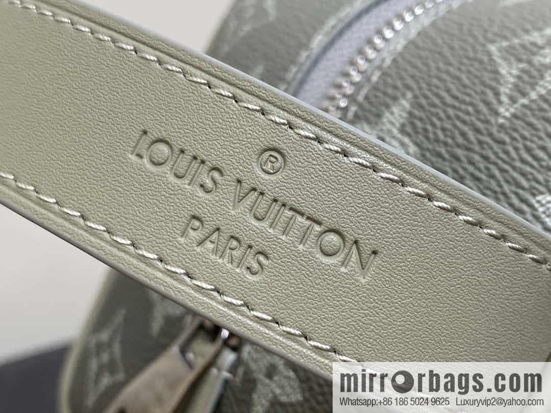 [Original single boutique] M11599 gray gradual change toilet bag cosmetic bag series Locker Dopp Kit toilet bag