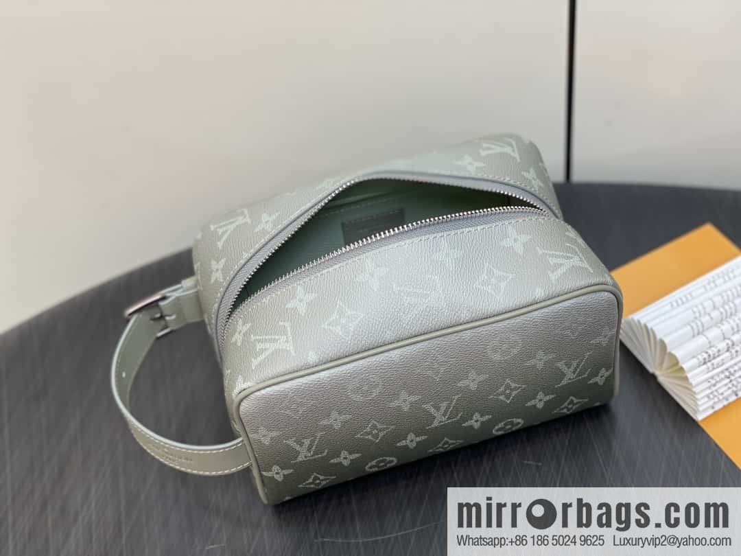 [Original single boutique] M11599 gray gradual change toilet bag cosmetic bag series Locker Dopp Kit toilet bag
