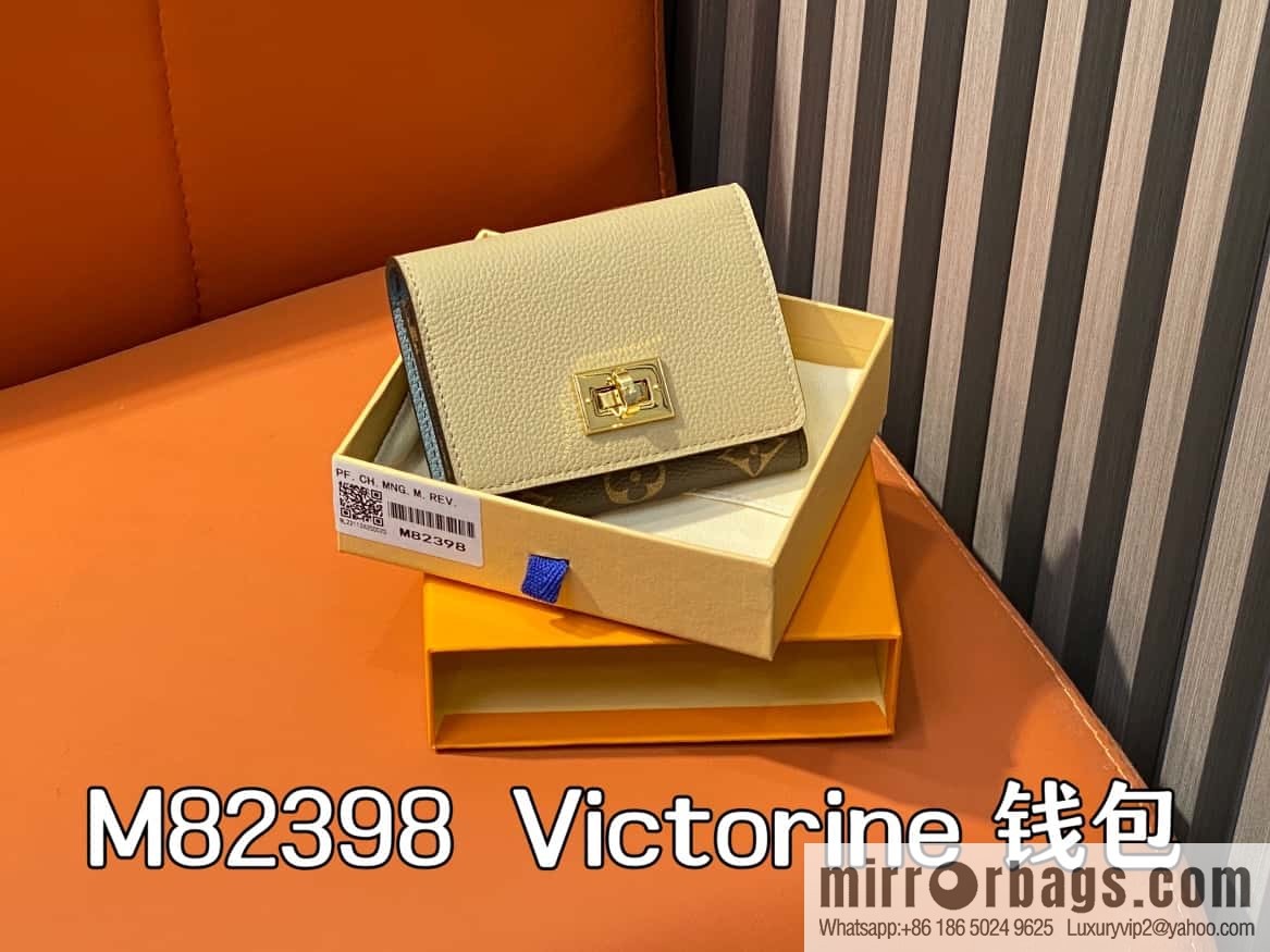 [Original order boutique] M82398 khaki, three-fold wallet series Victorine wallet