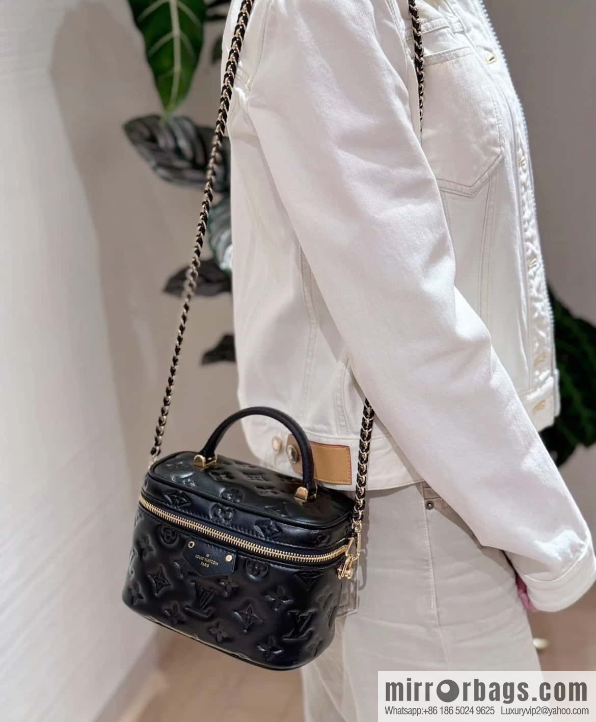[Original order boutique] M25123 black, full leather embossed cosmetic bag series, variable size chip version M25219 white M25123 black, this Vanity small handbag.