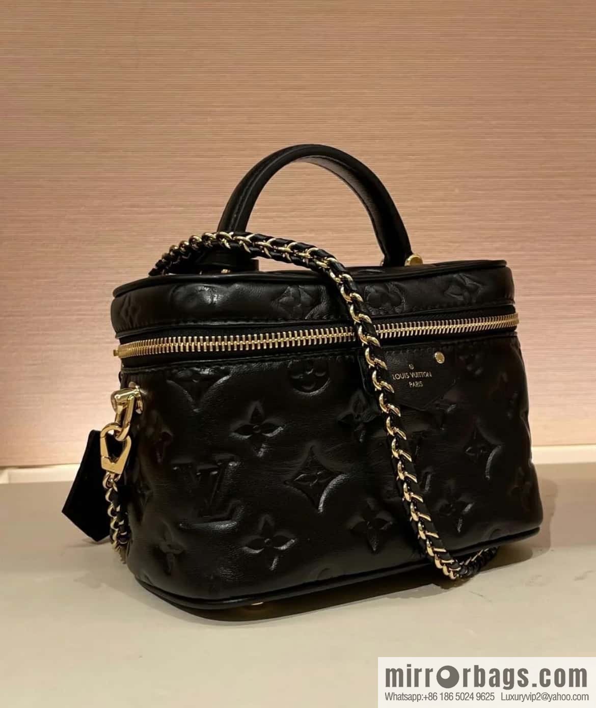 [Original order boutique] M25123 black, full leather embossed cosmetic bag series, variable size chip version M25219 white M25123 black, this Vanity small handbag.