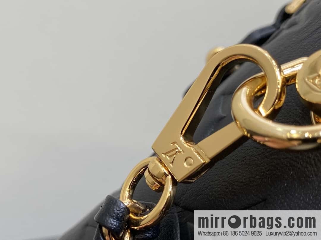 [Original order boutique] M25123 black, full leather embossed cosmetic bag series, variable size chip version M25219 white M25123 black, this Vanity small handbag.