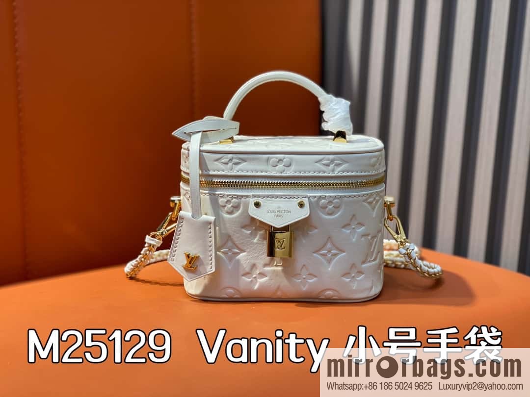 [Original order boutique] M25129 white, full leather embossed cosmetic bag series, variable size chip version M25219 white M25123 black, this Vanity small handbag.