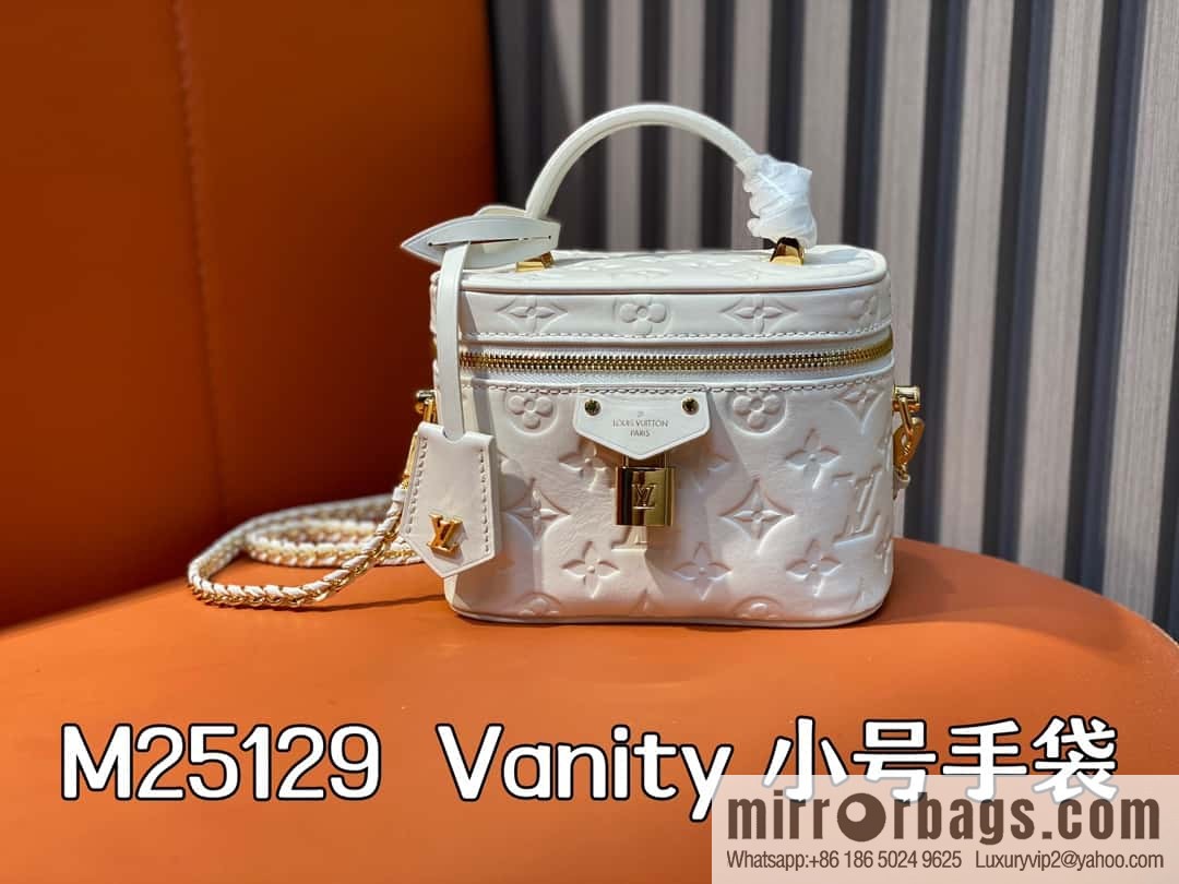 [Original order boutique] M25129 white, full leather embossed cosmetic bag series, variable size chip version M25219 white M25123 black, this Vanity small handbag.