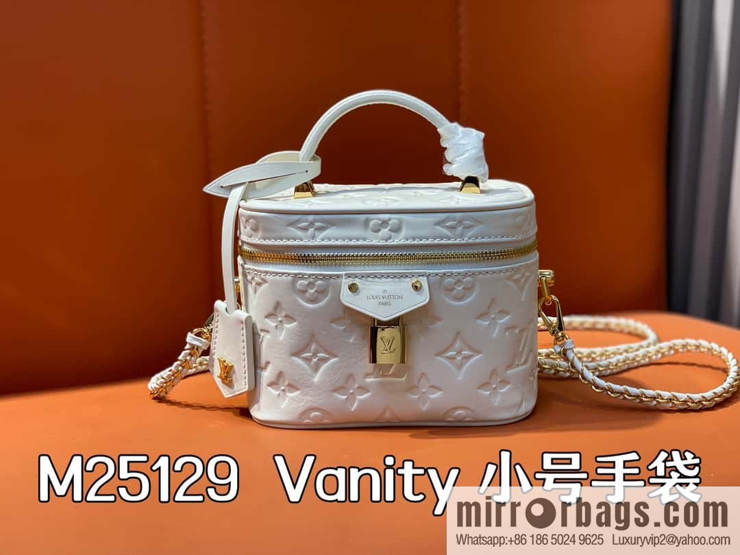 [Original order boutique] M25129 white, full leather embossed cosmetic bag series, variable size chip version M25219 white M25123 black, this Vanity small handbag.