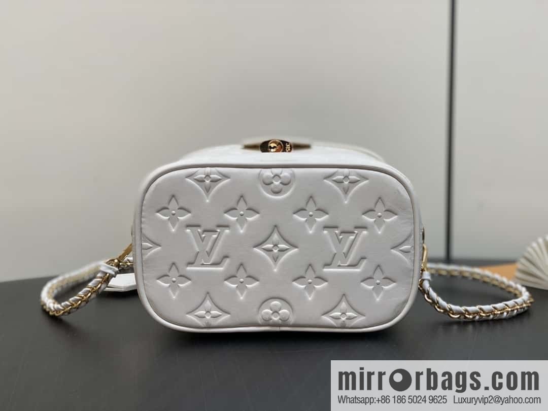 [Original order boutique] M25129 white, full leather embossed cosmetic bag series, variable size chip version M25219 white M25123 black, this Vanity small handbag.