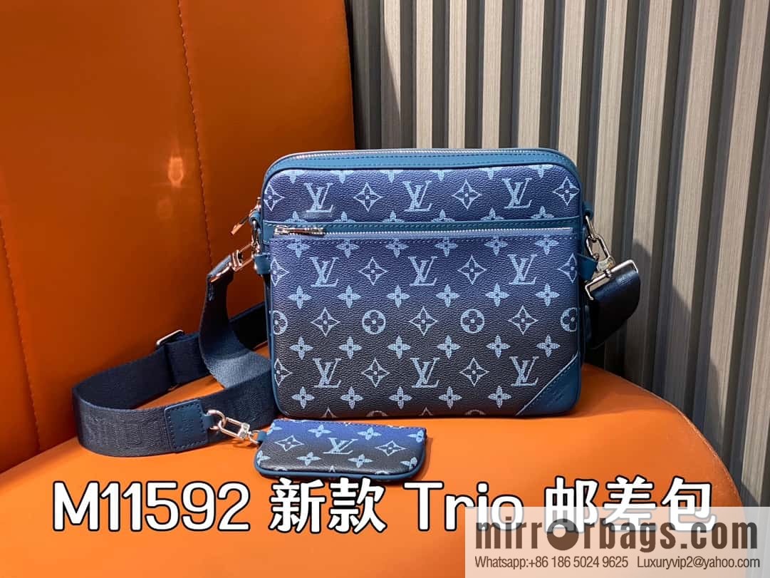 [Original single boutique] M11592 blue gradual change men's bag three-piece series, variable code chip version, the latest Trio mailman bag