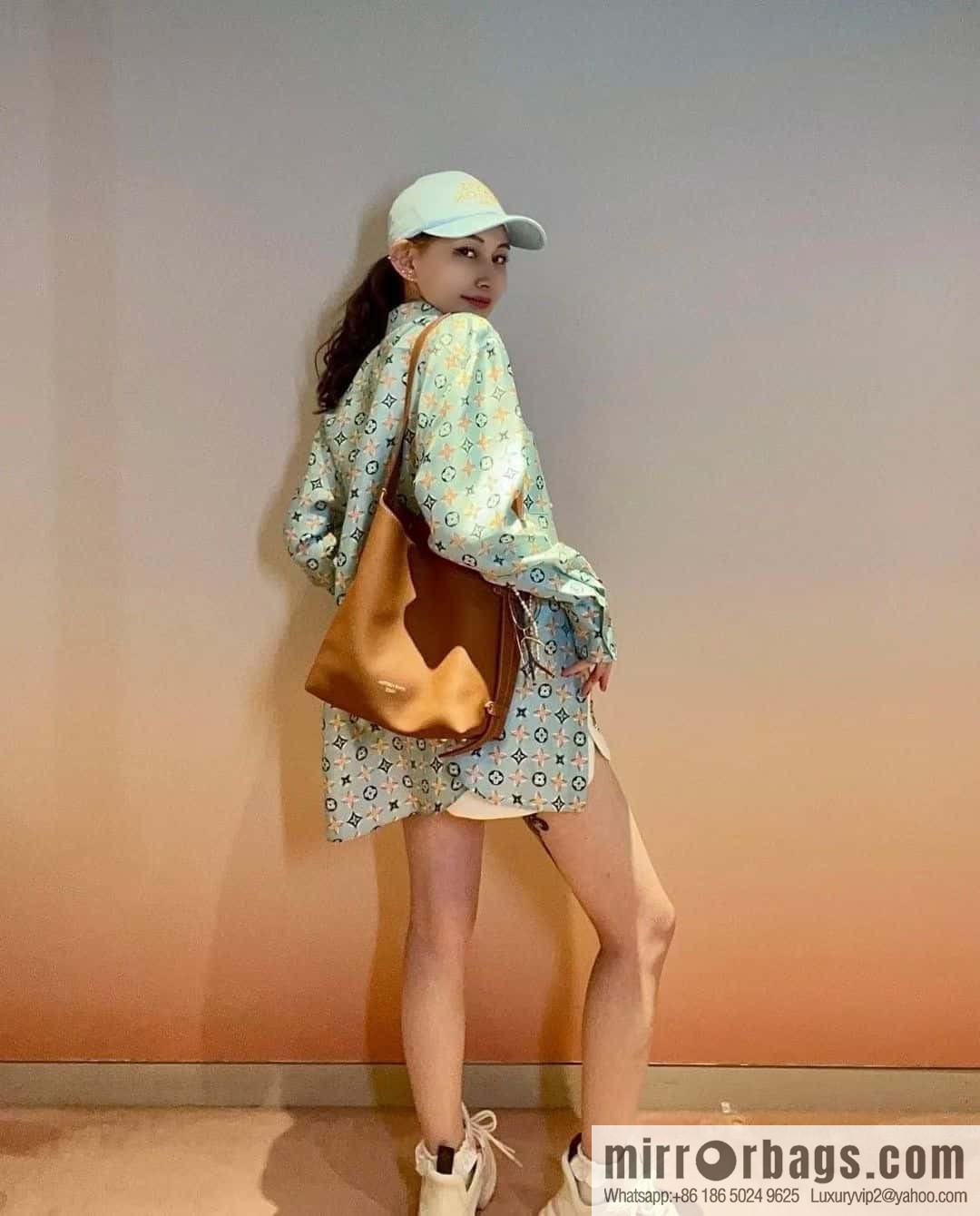 LV M25354 Low Key Hobo PM
