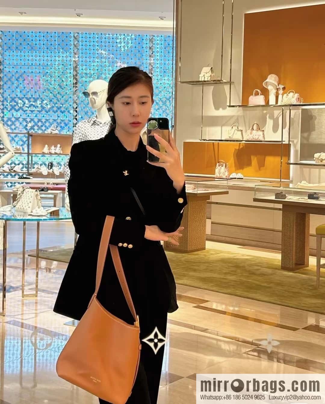 LV M25354 Low Key Hobo PM