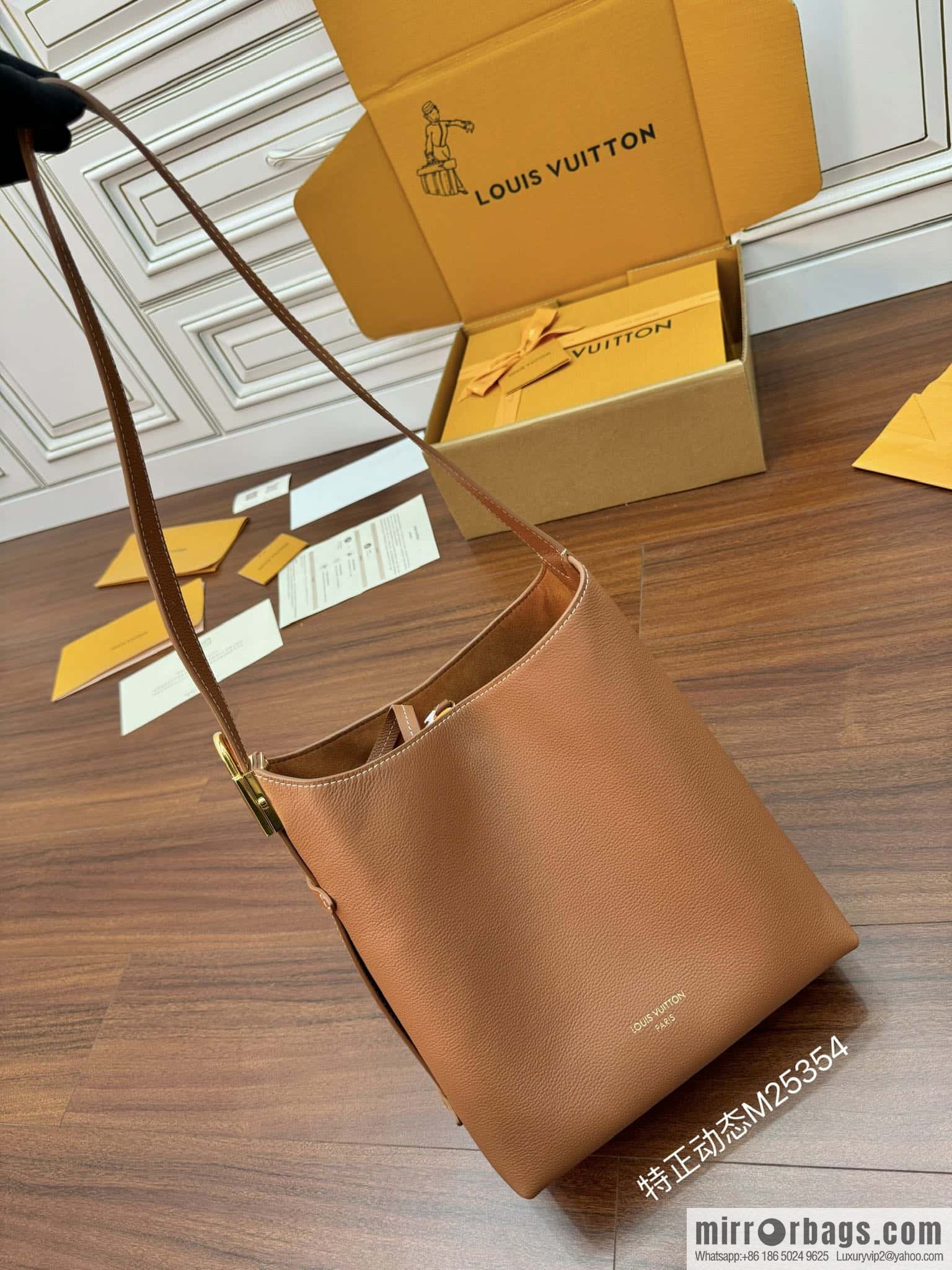 LV M25354 Low Key Hobo PM