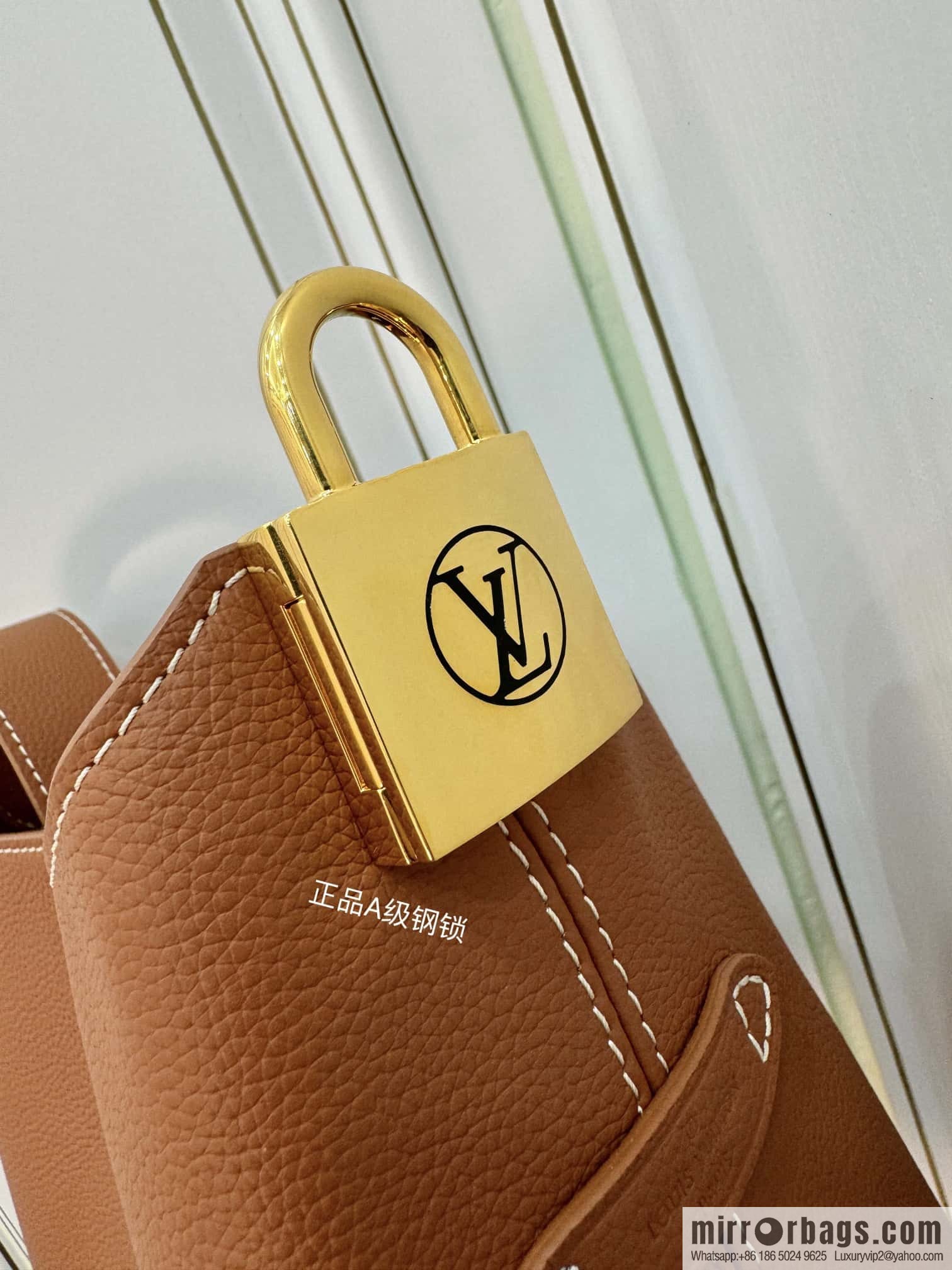 LV M25354 Low Key Hobo PM