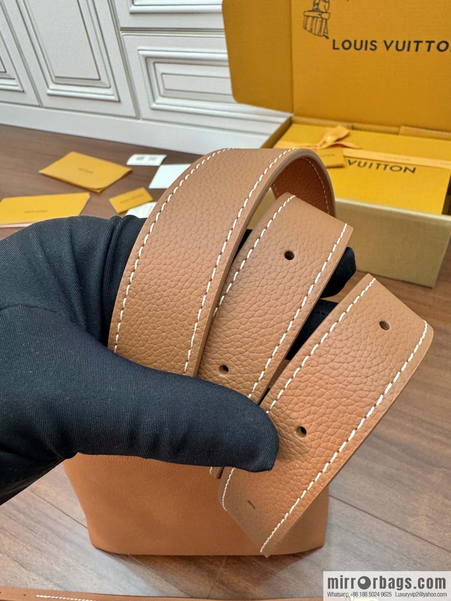 LV M25354 Low Key Hobo PM