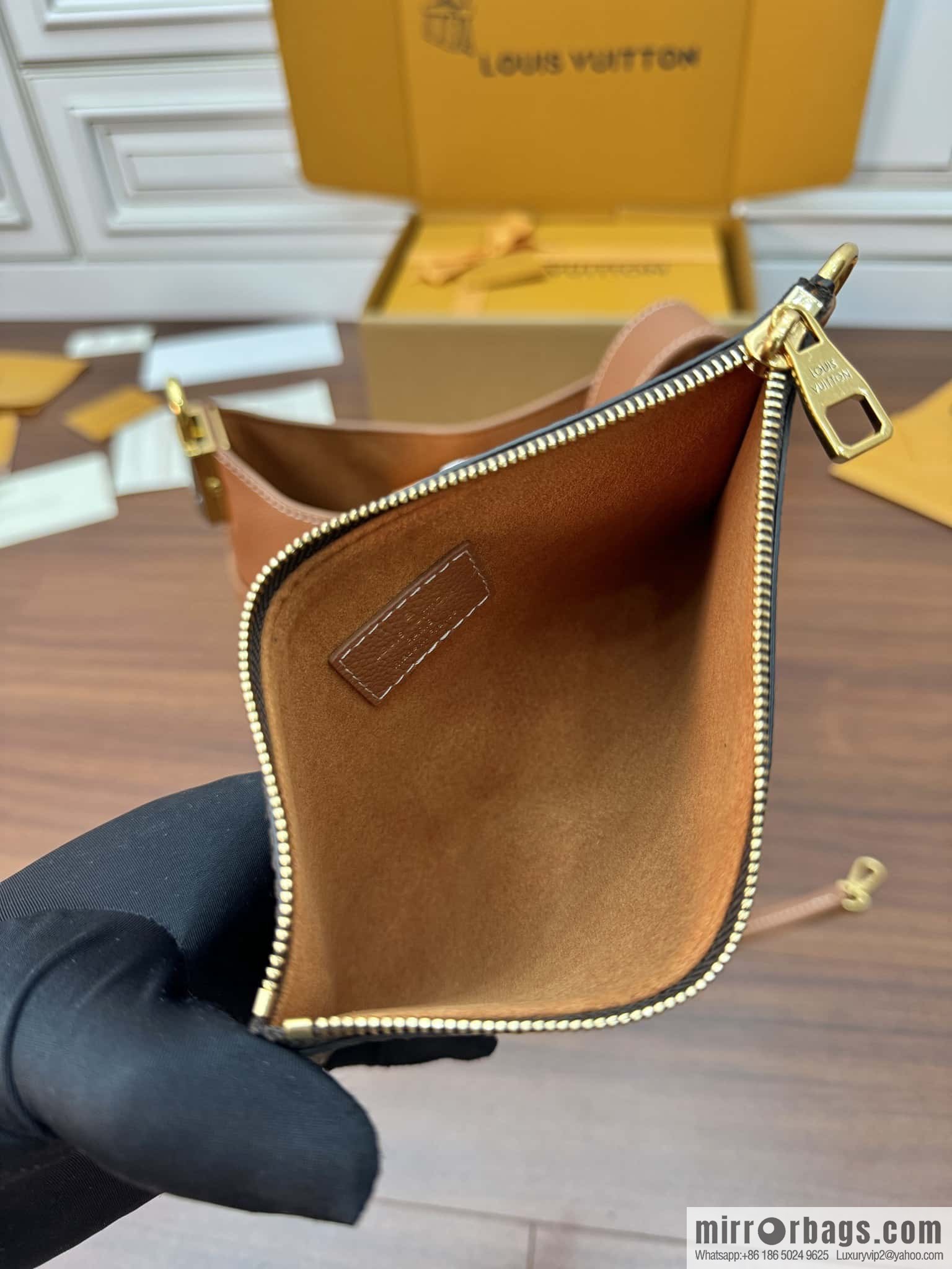 LV M25354 Low Key Hobo PM